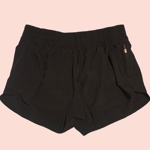 LULULEMON size 12, 4 inch inseam